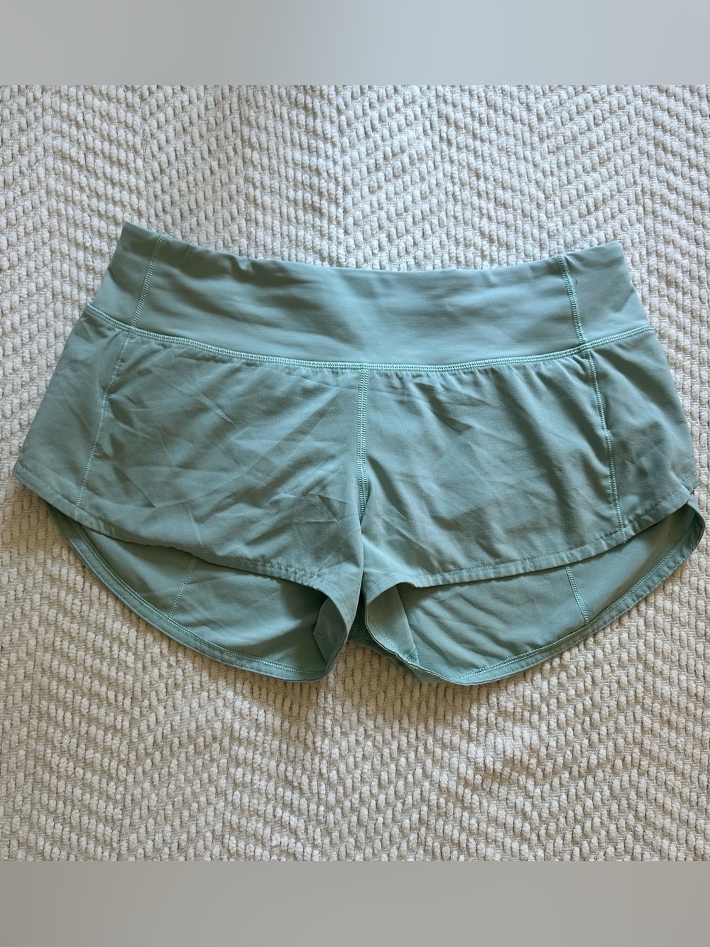 Lululemon Speed Up Low-Rise Lined Short 2.5” Size 4